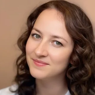 Olga Glavatcaia, nail artist at O.G. Nails